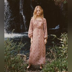 Like New Doen Rare Bellflower Silk Dress